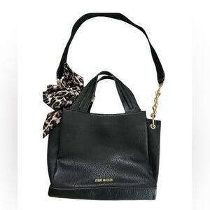 Steve Madden women’s pebbled black Bucket handbag 12.5”wide X 9” tall